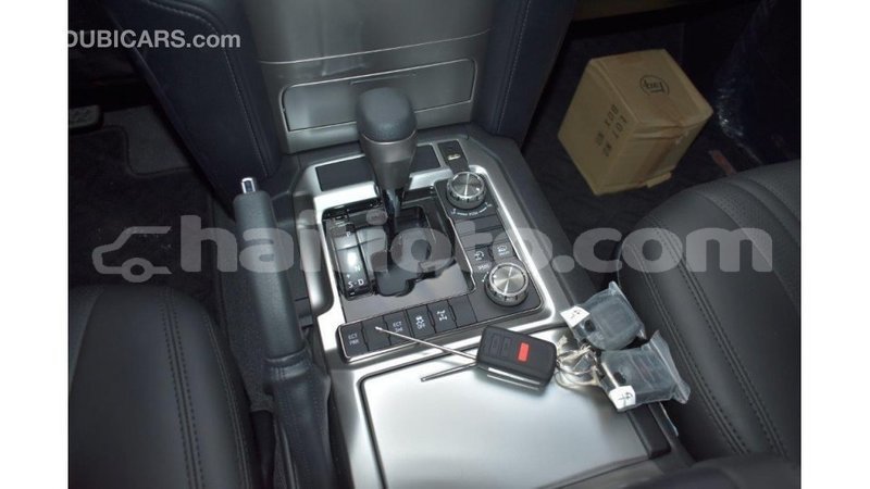 Big with watermark toyota land cruiser artibonite import dubai 1681