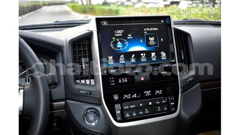 Big with watermark toyota land cruiser artibonite import dubai 1681
