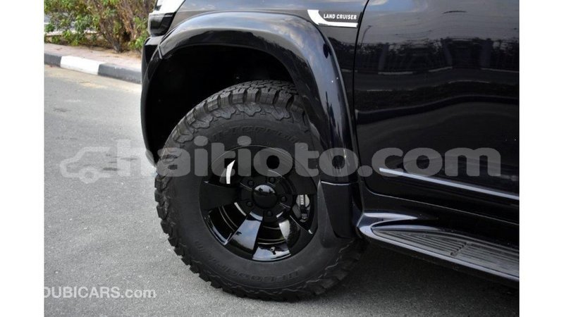 Big with watermark toyota land cruiser artibonite import dubai 1681