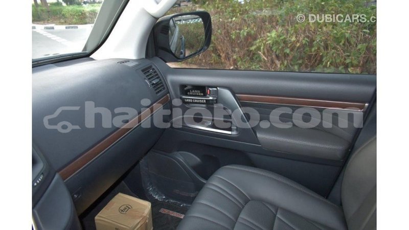 Big with watermark toyota land cruiser artibonite import dubai 1681