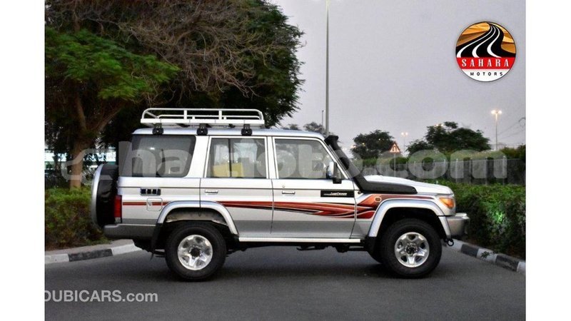 Big with watermark toyota land cruiser artibonite import dubai 1683