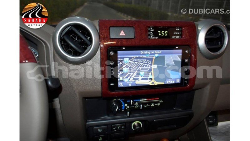 Big with watermark toyota land cruiser artibonite import dubai 1683