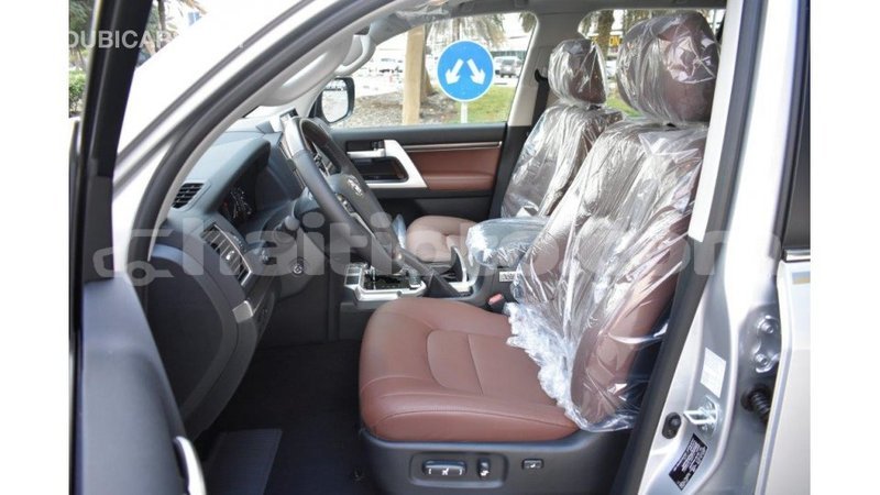 Big with watermark toyota land cruiser artibonite import dubai 1684