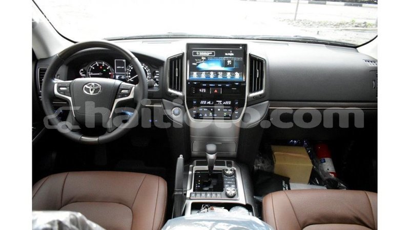 Big with watermark toyota land cruiser artibonite import dubai 1684