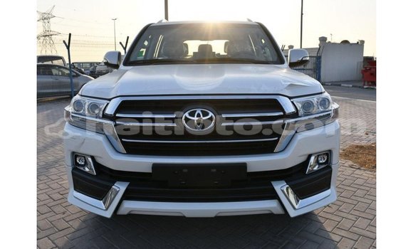 Acheter Import Voiture Toyota Land Cruiser Blanc à Import - Dubai, Artibonite Acheter Import Voiture Toyota Land Cruiser Blanc à Import - Dubai, Artibonite