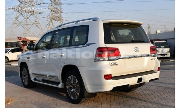 Acheter Import Voiture Toyota Land Cruiser Blanc à Import - Dubai, Artibonite Acheter Import Voiture Toyota Land Cruiser Blanc à Import - Dubai, Artibonite