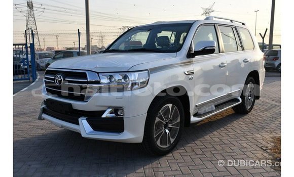 Acheter Import Voiture Toyota Land Cruiser Blanc à Import - Dubai, Artibonite Acheter Import Voiture Toyota Land Cruiser Blanc à Import - Dubai, Artibonite