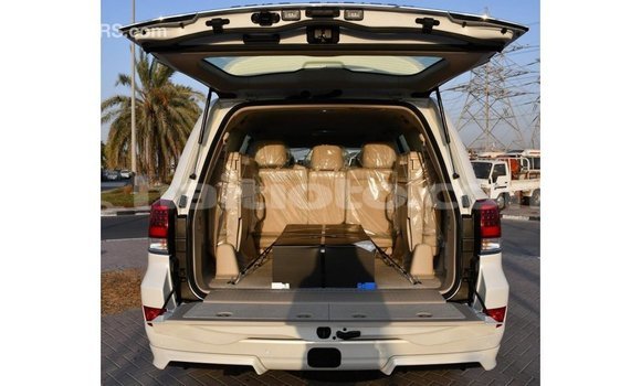 Acheter Import Voiture Toyota Land Cruiser Blanc à Import - Dubai, Artibonite Acheter Import Voiture Toyota Land Cruiser Blanc à Import - Dubai, Artibonite