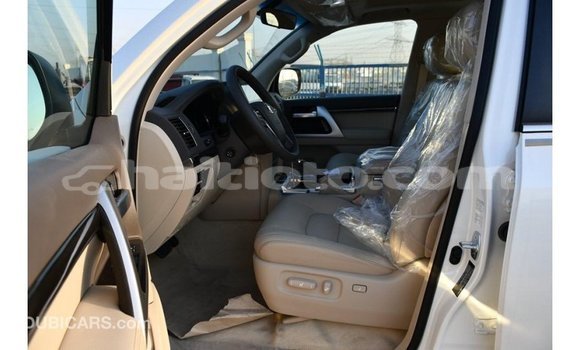 Acheter Import Voiture Toyota Land Cruiser Blanc à Import - Dubai, Artibonite Acheter Import Voiture Toyota Land Cruiser Blanc à Import - Dubai, Artibonite