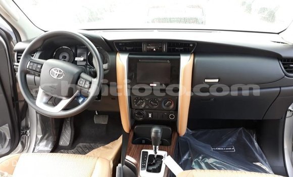 Acheter Import Voiture Toyota Fortuner Autre à Import - Dubai, Artibonite Acheter Import Voiture Toyota Fortuner Autre à Import - Dubai, Artibonite