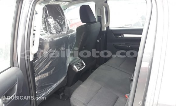 Acheter Import Voiture Toyota Hilux Autre à Import - Dubai, Artibonite Acheter Import Voiture Toyota Hilux Autre à Import - Dubai, Artibonite