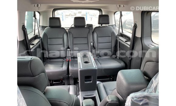 Acheter Import Voiture Peugeot Traveller Noir à Import - Dubai, Artibonite Acheter Import Voiture Peugeot Traveller Noir à Import - Dubai, Artibonite