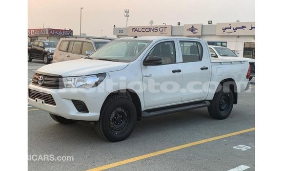 Buy Import Toyota Hilux White Car in Import - Dubai in Artibonite Buy Import Toyota Hilux White Car in Import - Dubai in Artibonite