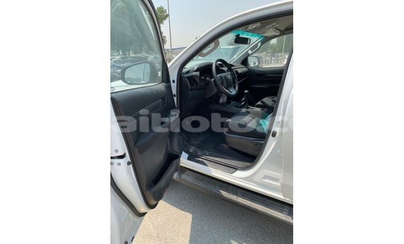 Buy Import Toyota Hilux White Car in Import - Dubai in Artibonite Buy Import Toyota Hilux White Car in Import - Dubai in Artibonite