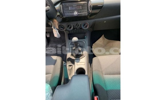 Buy Import Toyota Hilux White Car in Import - Dubai in Artibonite Buy Import Toyota Hilux White Car in Import - Dubai in Artibonite