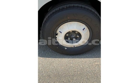 Buy Import Toyota Hiace White Car in Import - Dubai in Artibonite Buy Import Toyota Hiace White Car in Import - Dubai in Artibonite