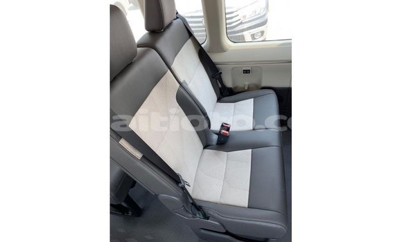 Buy Import Toyota Hiace White Car in Import - Dubai in Artibonite Buy Import Toyota Hiace White Car in Import - Dubai in Artibonite