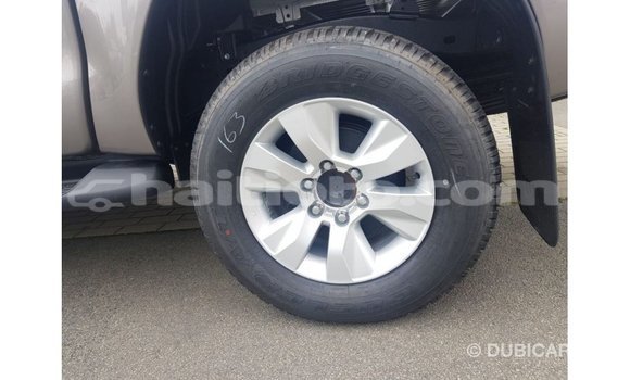 Buy Import Toyota Hilux Brown Car in Import - Dubai in Artibonite Buy Import Toyota Hilux Brown Car in Import - Dubai in Artibonite