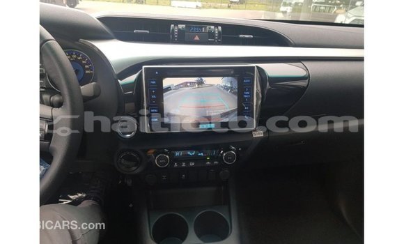 Buy Import Toyota Hilux Brown Car in Import - Dubai in Artibonite Buy Import Toyota Hilux Brown Car in Import - Dubai in Artibonite