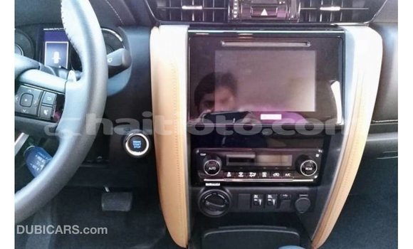 Buy Import Toyota Fortuner White Car in Import - Dubai in Artibonite Buy Import Toyota Fortuner White Car in Import - Dubai in Artibonite