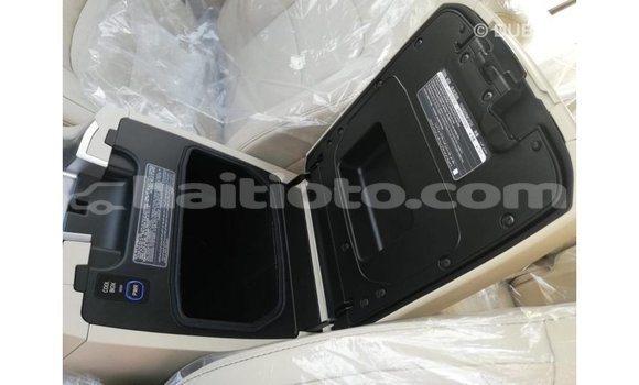 Acheter Import Voiture Toyota Land Cruiser Blanc à Import - Dubai, Artibonite Acheter Import Voiture Toyota Land Cruiser Blanc à Import - Dubai, Artibonite