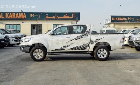 Acheter Import Voiture Toyota Hilux Blanc à Import - Dubai, Artibonite Acheter Import Voiture Toyota Hilux Blanc à Import - Dubai, Artibonite