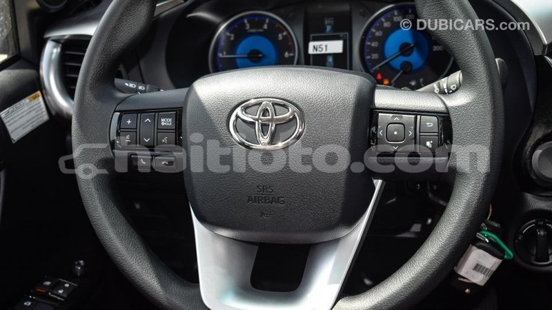 Big with watermark toyota hilux artibonite import dubai 1740