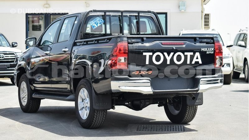 Big with watermark toyota hilux artibonite import dubai 1740