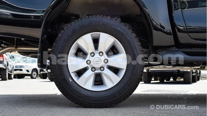 Big with watermark toyota hilux artibonite import dubai 1740