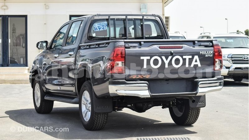 Big with watermark toyota hilux artibonite import dubai 1741
