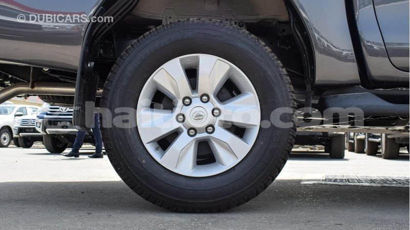Big with watermark toyota hilux artibonite import dubai 1741