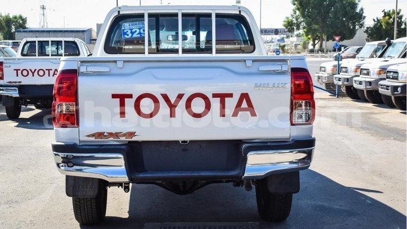 Big with watermark toyota hilux artibonite import dubai 1744