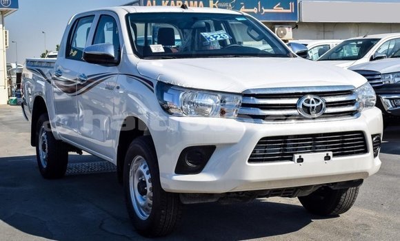 Acheter Import Voiture Toyota Hilux Blanc à Import - Dubai, Artibonite Acheter Import Voiture Toyota Hilux Blanc à Import - Dubai, Artibonite
