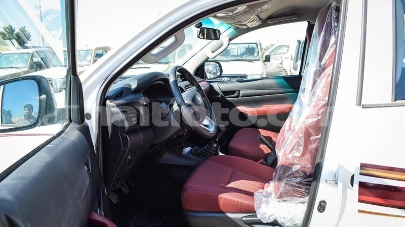 Big with watermark toyota hilux artibonite import dubai 1745