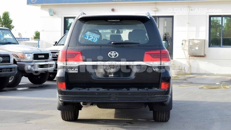 Big with watermark toyota land cruiser artibonite import dubai 1747