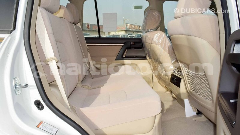 Big with watermark toyota land cruiser artibonite import dubai 1748