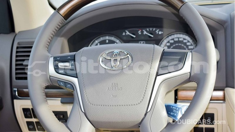 Big with watermark toyota land cruiser artibonite import dubai 1748