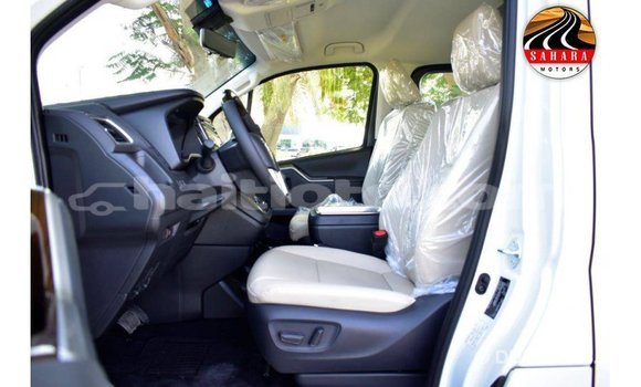 Acheter Import Voiture Toyota Granvia Blanc à Import - Dubai, Artibonite Acheter Import Voiture Toyota Granvia Blanc à Import - Dubai, Artibonite