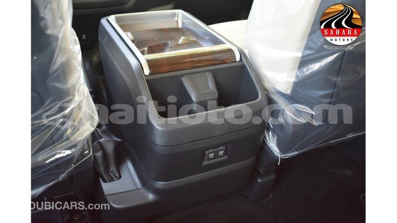 Big with watermark toyota granvia artibonite import dubai 1754