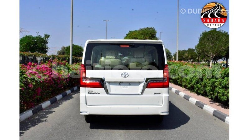 Big with watermark toyota granvia artibonite import dubai 1754