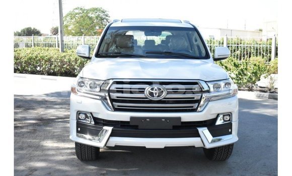 Acheter Import Voiture Toyota Land Cruiser Blanc à Import - Dubai, Artibonite Acheter Import Voiture Toyota Land Cruiser Blanc à Import - Dubai, Artibonite