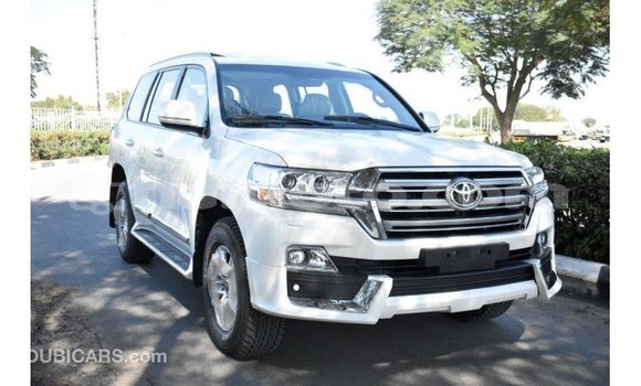 Acheter Import Voiture Toyota Land Cruiser Blanc à Import - Dubai, Artibonite Acheter Import Voiture Toyota Land Cruiser Blanc à Import - Dubai, Artibonite