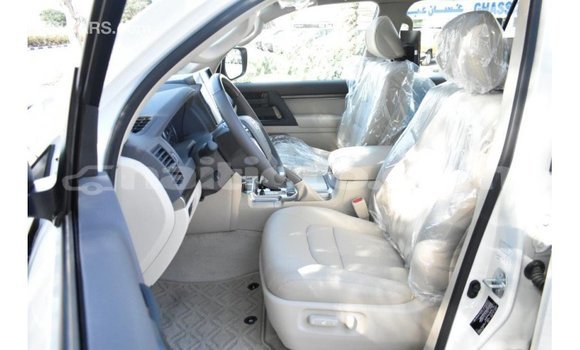 Acheter Import Voiture Toyota Land Cruiser Blanc à Import - Dubai, Artibonite Acheter Import Voiture Toyota Land Cruiser Blanc à Import - Dubai, Artibonite