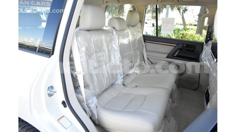 Big with watermark toyota land cruiser artibonite import dubai 1755