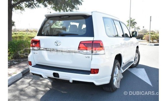 Acheter Import Voiture Toyota Land Cruiser Blanc à Import - Dubai, Artibonite Acheter Import Voiture Toyota Land Cruiser Blanc à Import - Dubai, Artibonite