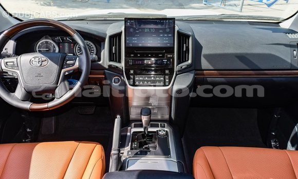 Acheter Import Voiture Toyota Land Cruiser Blanc à Import - Dubai, Artibonite Acheter Import Voiture Toyota Land Cruiser Blanc à Import - Dubai, Artibonite