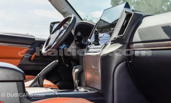 Acheter Import Voiture Toyota Land Cruiser Blanc à Import - Dubai, Artibonite Acheter Import Voiture Toyota Land Cruiser Blanc à Import - Dubai, Artibonite