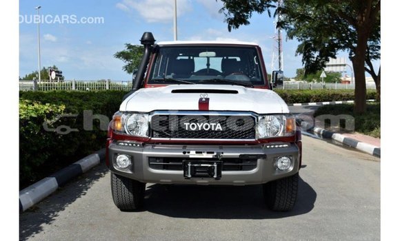 Acheter Import Voiture Toyota Land Cruiser Rouge à Import - Dubai, Artibonite Acheter Import Voiture Toyota Land Cruiser Rouge à Import - Dubai, Artibonite