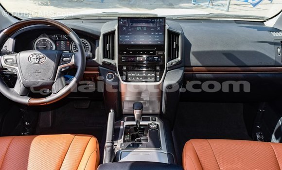 Acheter Import Voiture Toyota Land Cruiser Blanc à Import - Dubai, Artibonite Acheter Import Voiture Toyota Land Cruiser Blanc à Import - Dubai, Artibonite