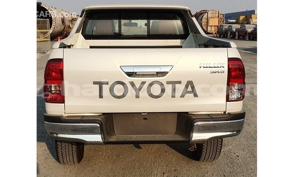Acheter Import Voiture Toyota Hilux Blanc à Import - Dubai, Artibonite Acheter Import Voiture Toyota Hilux Blanc à Import - Dubai, Artibonite